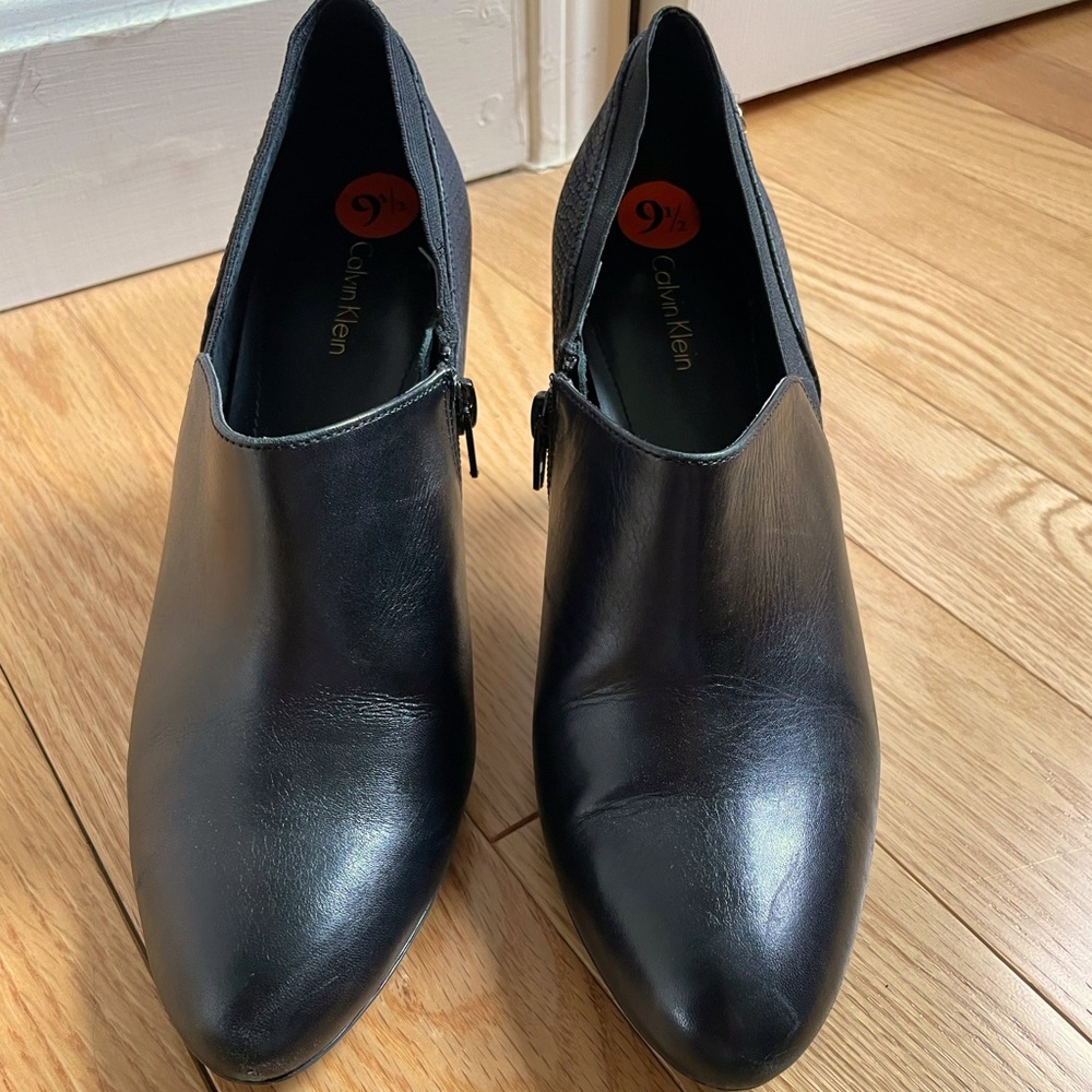 Calvin Klein Ankle Boot/heel